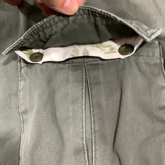 QuickSilver Gray 100% Cotton Cargo Shorts size 30 - Picture 5 of 8